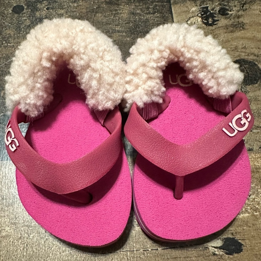 UGG Yia Yia Infant Flip Flops - Picture 2 of 5